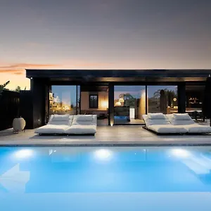 https://casa-del-sol-estepona.1costadelsol.com