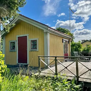 https://gasthus-med-utsikt-over-drottningholms-slott.find-stockholm-hotels.com